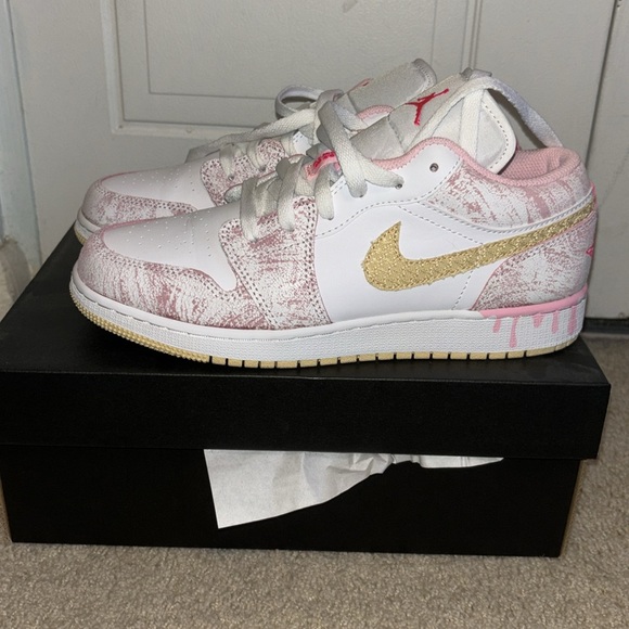 Kids Jordan 1 Low Arctic Punch/Pale Vanilla - Picture 3 of 7